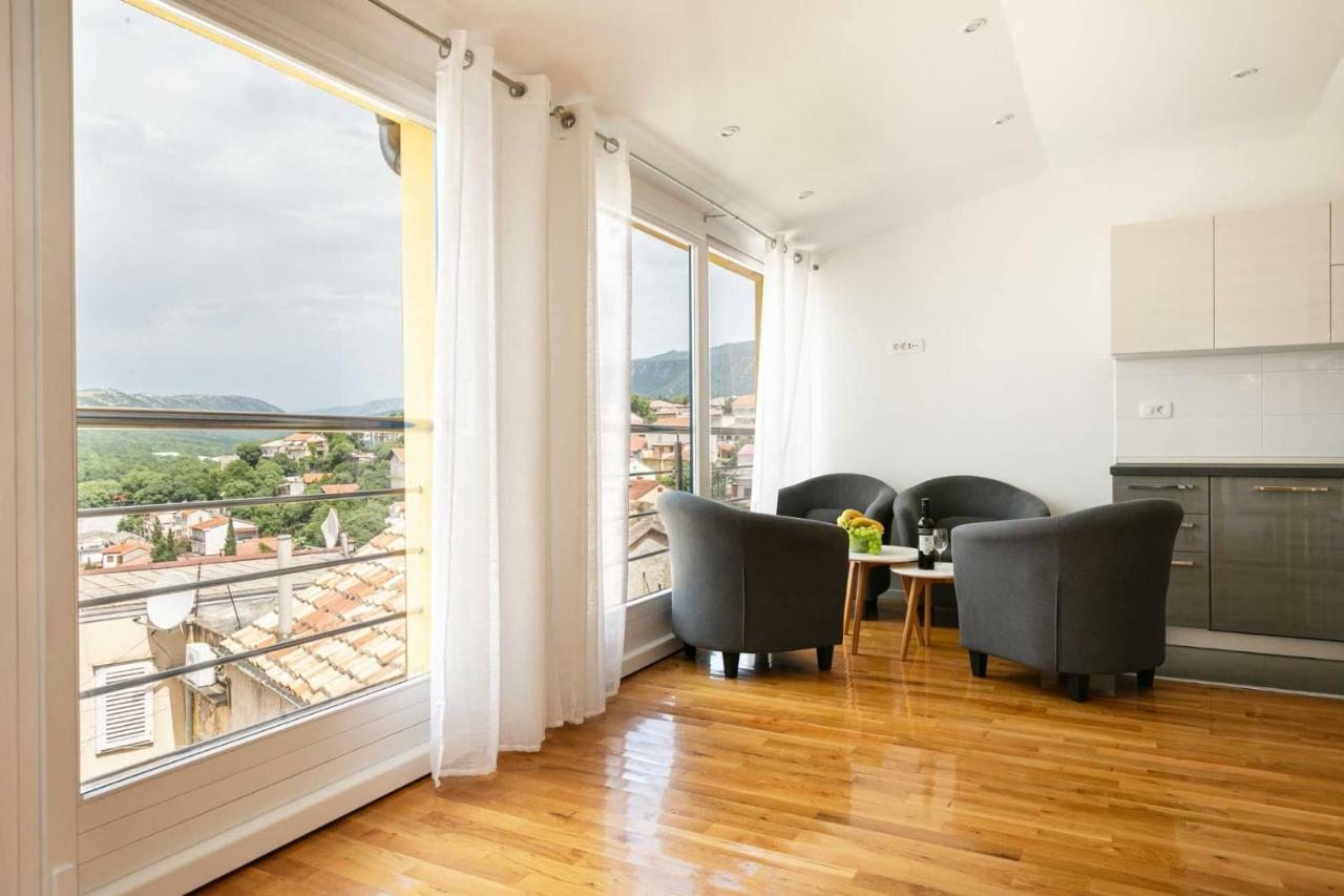 Old Beauty Apartment
